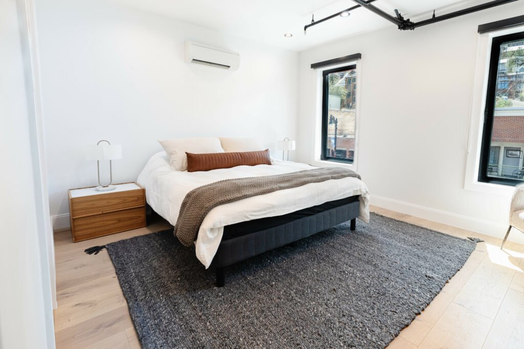 Main Street — bedroom with windows over the Historic District