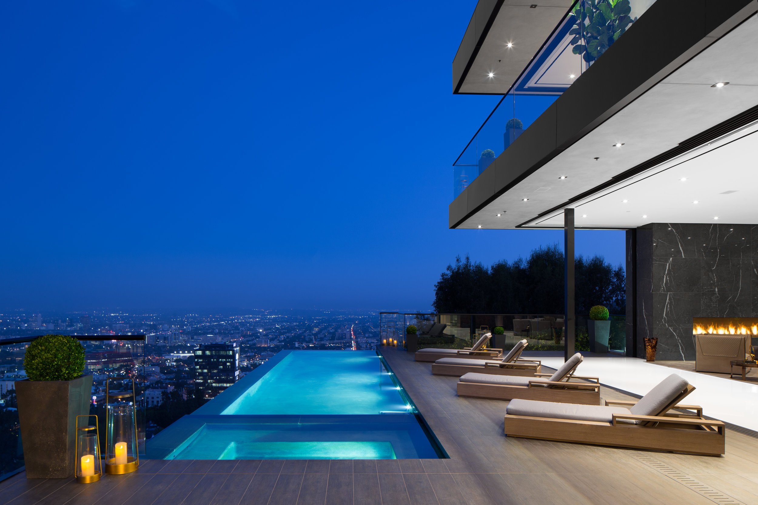 9199 Thrasher Ave — Rizzoli — Book Feature